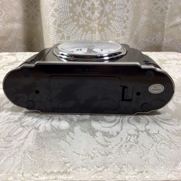 Crosley Black Art Deco 1920’s Style Battery Operated Alarm Clock - Picture 9 of 9